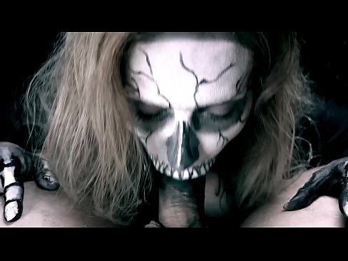 ❤️ Demonska djevojka siše kurac svojim crnim ustima i guta spermu. Porno video na bs.tuberxxx.ru