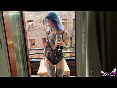 ❤️ Sjajna djevojka sisa gutljajem i strastveno jebe pod otvorenim nebom Porno video na bs.tuberxxx.ru